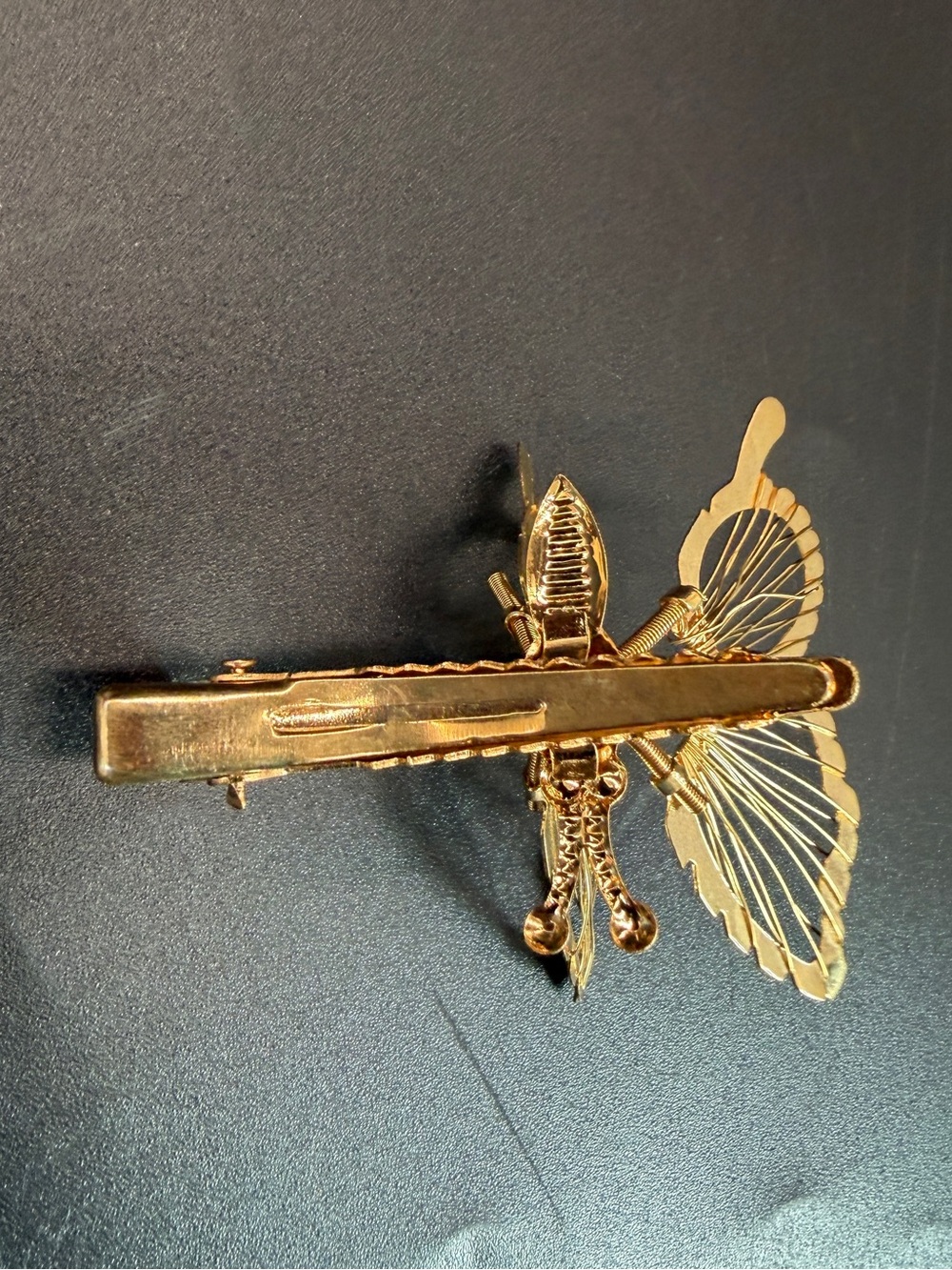 2 Vintage Gold Tone Moving Butterfly Hair Clip Fluttering Wings Alligator Clip - Picture 6 of 7